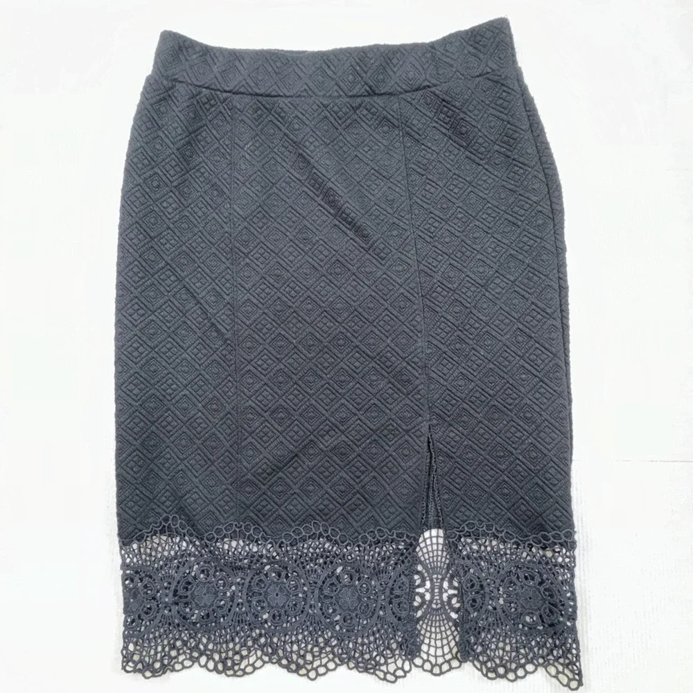 Free People‎ Skirt Women M Black Quilted Crochet Lace Hem Pencil Midi Slit